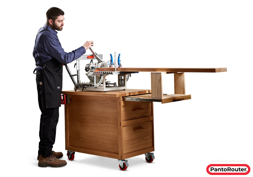 Obróbka bardzo długich elementów na PantoRouterze | źródło: pantorouter.com Praca z PantoRouterem z długim elementem na dedykowanym stole