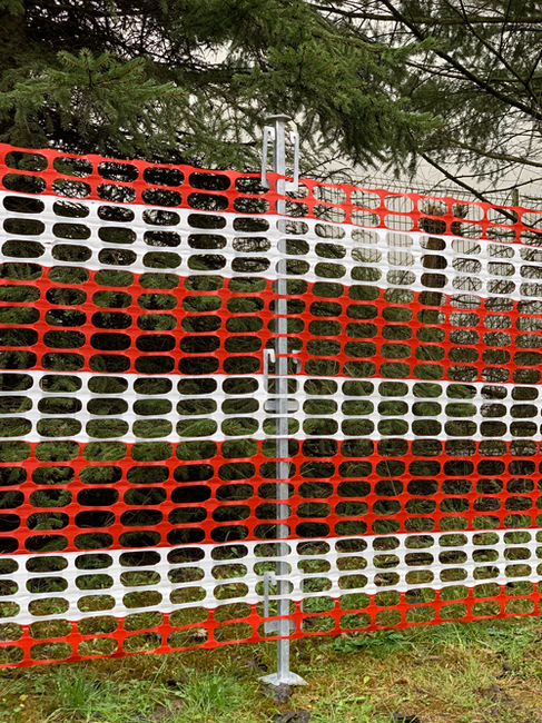 Słupek ogrodzeniowy 150cm do mocowania siatki