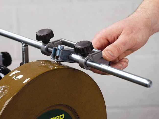 Przyrząd diamentowy do wyrównywania tarczy ściernej WG250/K