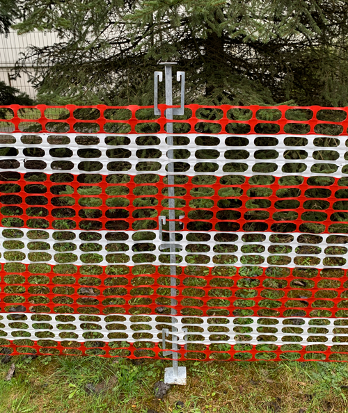 Słupek ogrodzeniowy 150cm do mocowania siatki