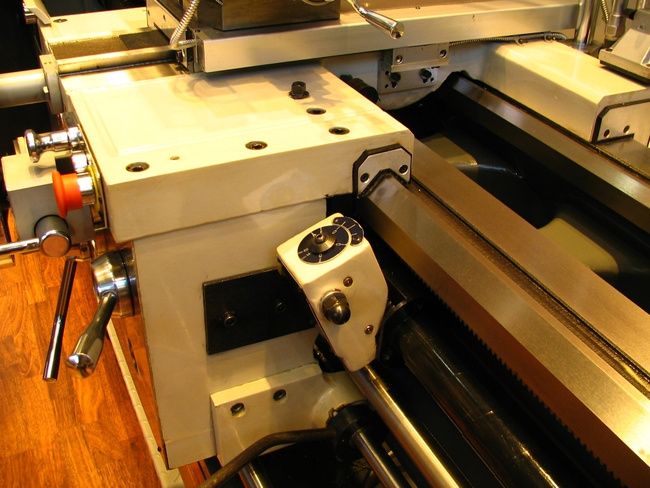 GH-2280ZX DRO Tokarka do metalu z wyświetlaczem w 3-osiach, Ø 560 mm / 2032 mm