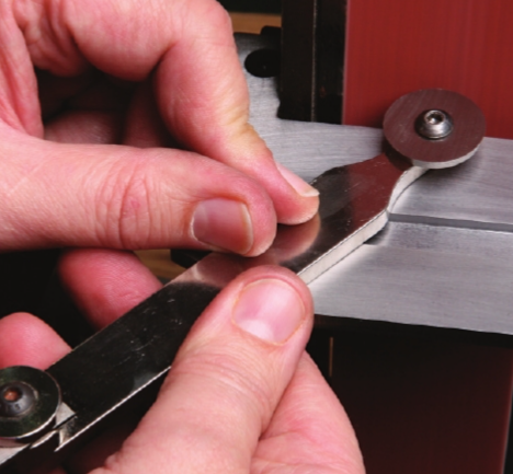 Uchwyt do przytrzymania ostrza skrawającego podczas ostrzenia W472