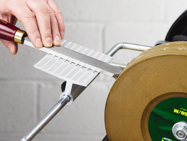 Podpora do ostrzenia noży tokarskich, śrubokrętów, skrobaków itp WG250/I