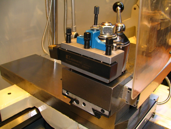 GH-2280ZX DRO Tokarka do metalu z wyświetlaczem w 3-osiach, Ø 560 mm / 2032 mm