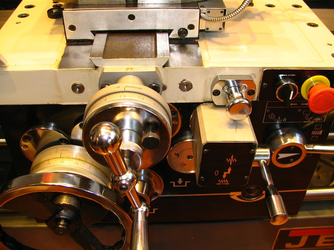 GH-2280ZX DRO Tokarka do metalu z wyświetlaczem w 3-osiach, Ø 560 mm / 2032 mm