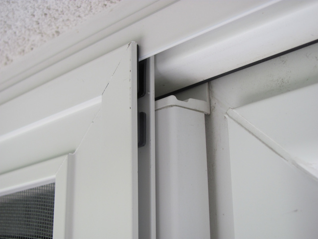 Drzwi przesuwne pod rolety