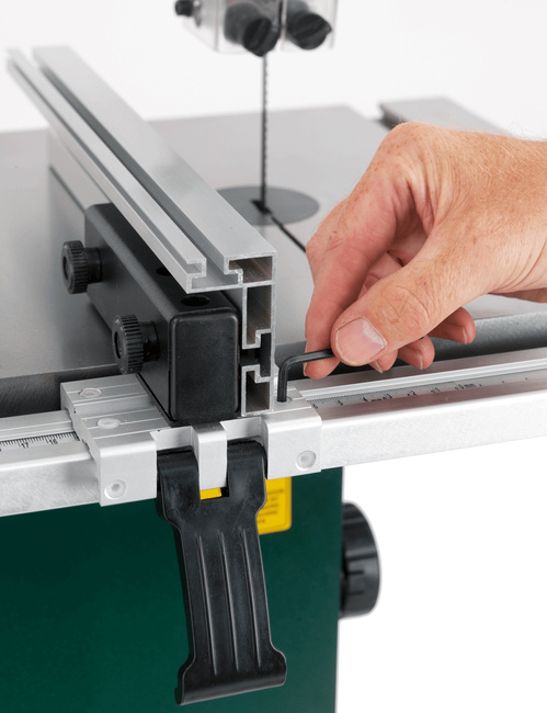 Mała pilarka taśmowa do drewna Sabre250