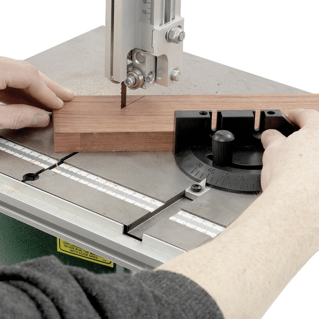 Pilarka taśmowa, stołowa do drewna BS250