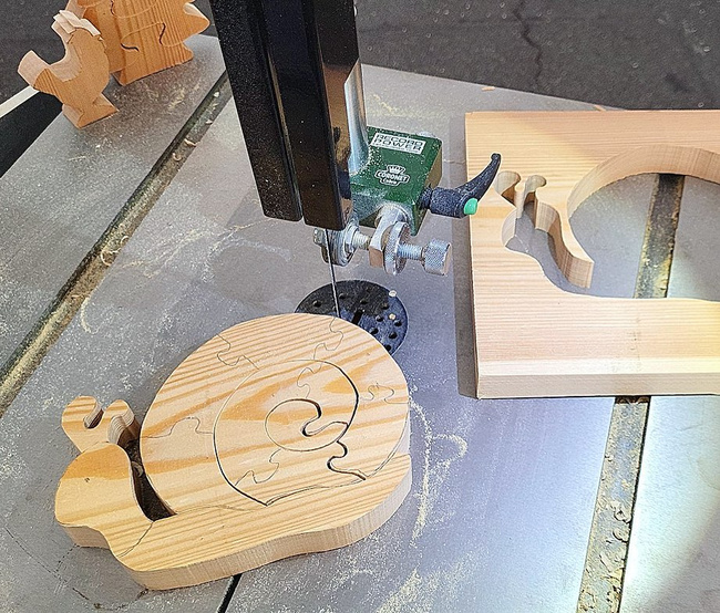 System prowadzenia Coronet Cobra do pilarki taśmowej BS300E i BS350S