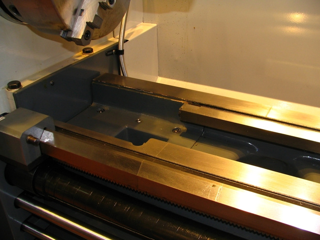 GH-2280ZX DRO Tokarka do metalu z wyświetlaczem w 3-osiach, Ø 560 mm / 2032 mm