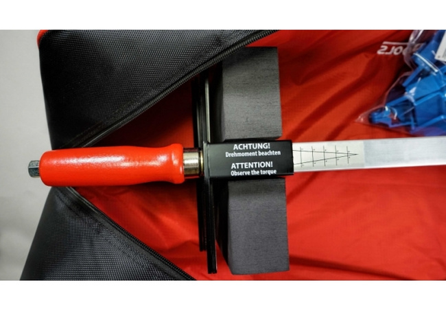 Komplet 4 ścisków do deski tarasowej z gniazdem na bit na uchwycie drewnianym SW13