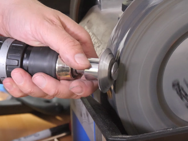 Okrągły skrobak CRYO z ujemnym kątem do misek i talerzy