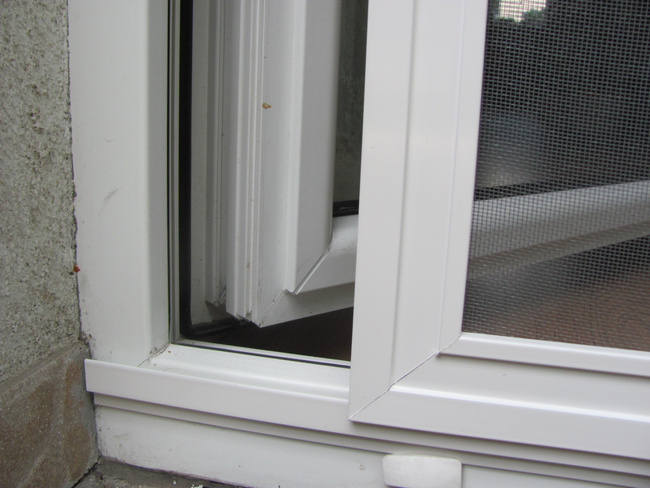 Drzwi przesuwne pod rolety