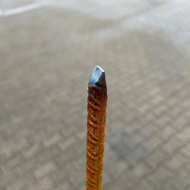 Słupek ogrodzeniowy ECO 150 cm do mocowania siatki, ostrzony