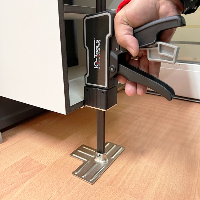 Jednoręczne narzędzie montażowe