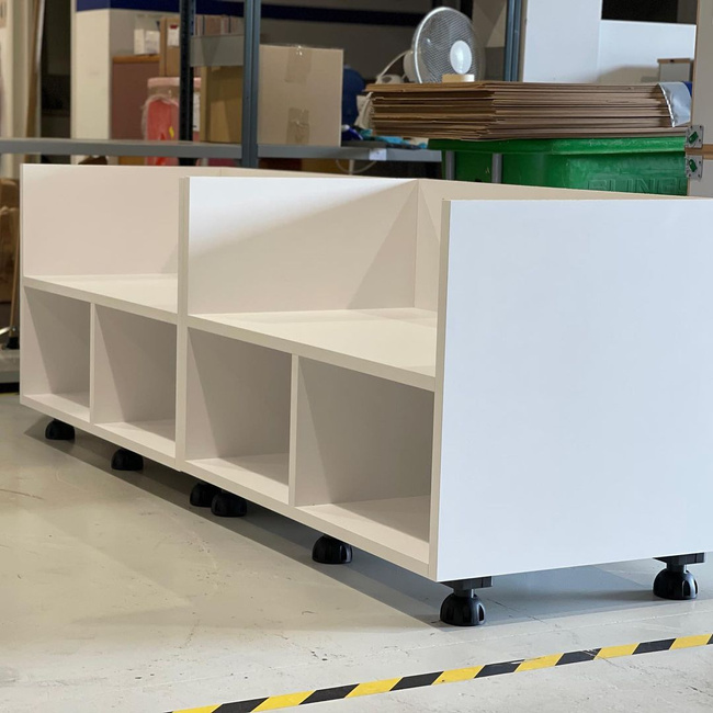 Niewidoczne złącze meblowe, samozaciskowe Peanut® 2